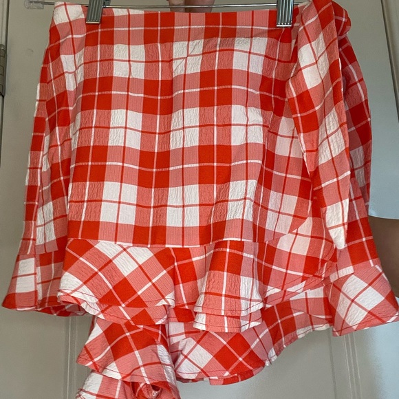 SUPER cute checkered skort - Picture 2 of 4